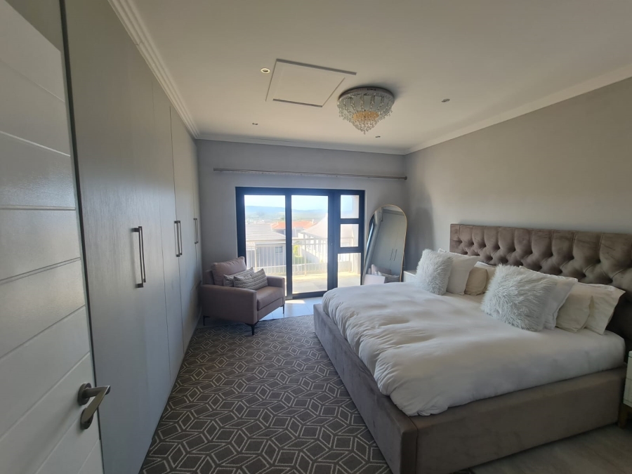 4 Bedroom Property for Sale in Kidds Beach Eastern Cape